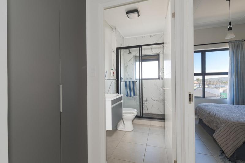 To Let 2 Bedroom Property for Rent in Somerset West Western Cape